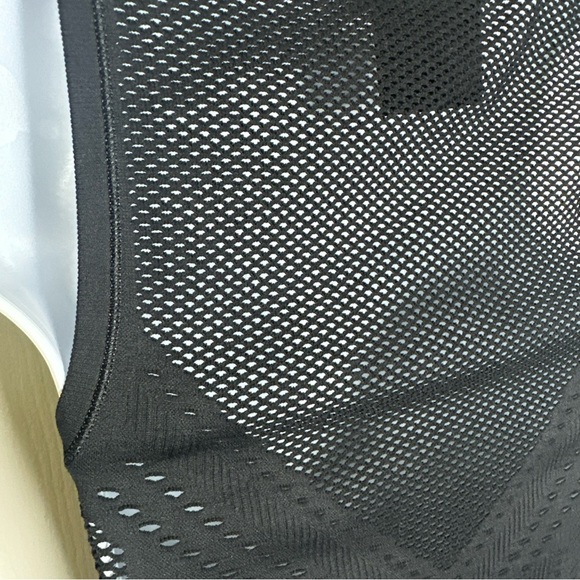 Athleta Black Sleeveless Fitted Tank Top - Picture 11 of 13